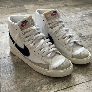 Nike blazers size 9 women’s